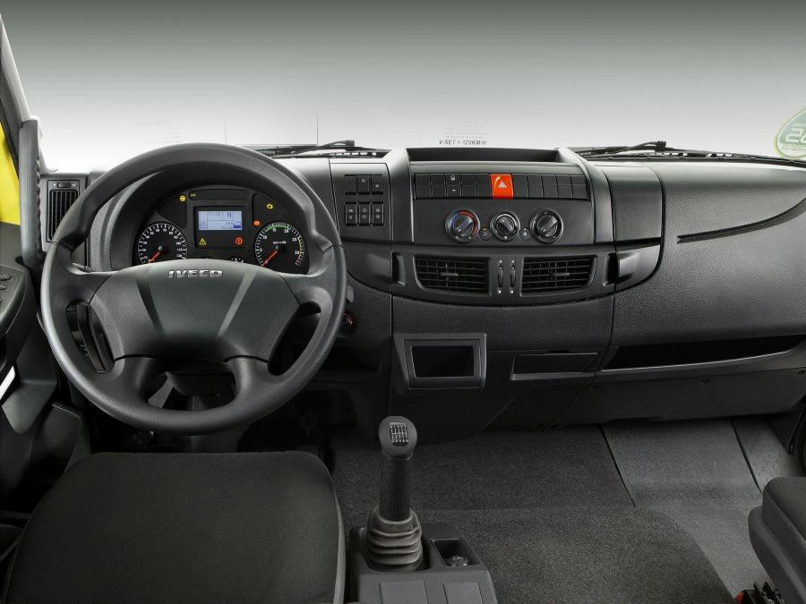  Iveco Tector 240E28S 6x2 Chassis 2008 года  (фото 2 из 7)